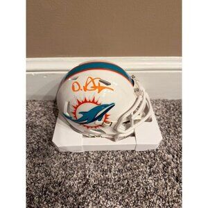 De'von Achane signed autographed Miami Dolphins Riddell Mini Helmet Beckett